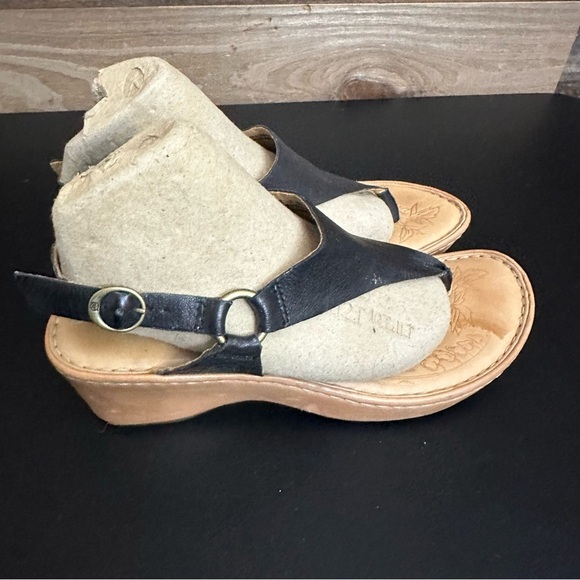 Born Womens Black Leather SlingBack Wedge Sandals Size 8 T-Strap Adjustable - Picture 4 of 12